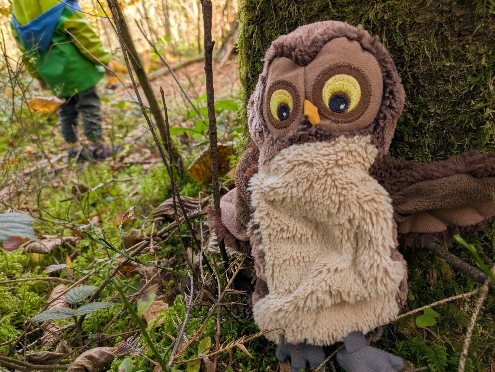 Riccarda im Wald mit Kindern